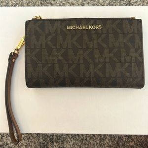 Michael Kors, wallet wristlet